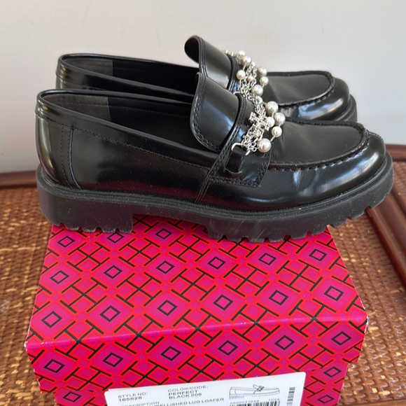 Tory Burch Black embellished lug leather loafer, size 6 - Picture 6 of 7